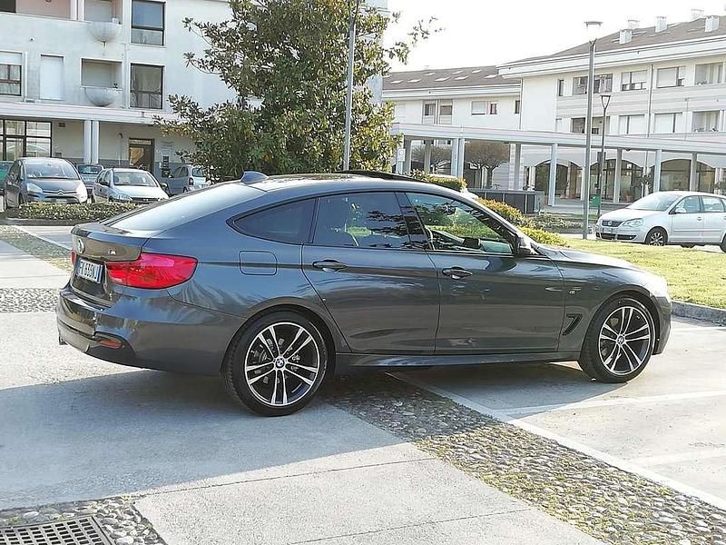 Usata BMW 320 M Sport 190 CV (139 kW) 2019 Grigio Berlina