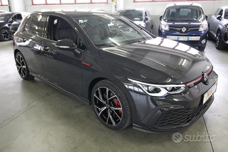 Usata VW Golf VIII GTI 245 CV (180 kW) 2023 Grigio scuro Berlina