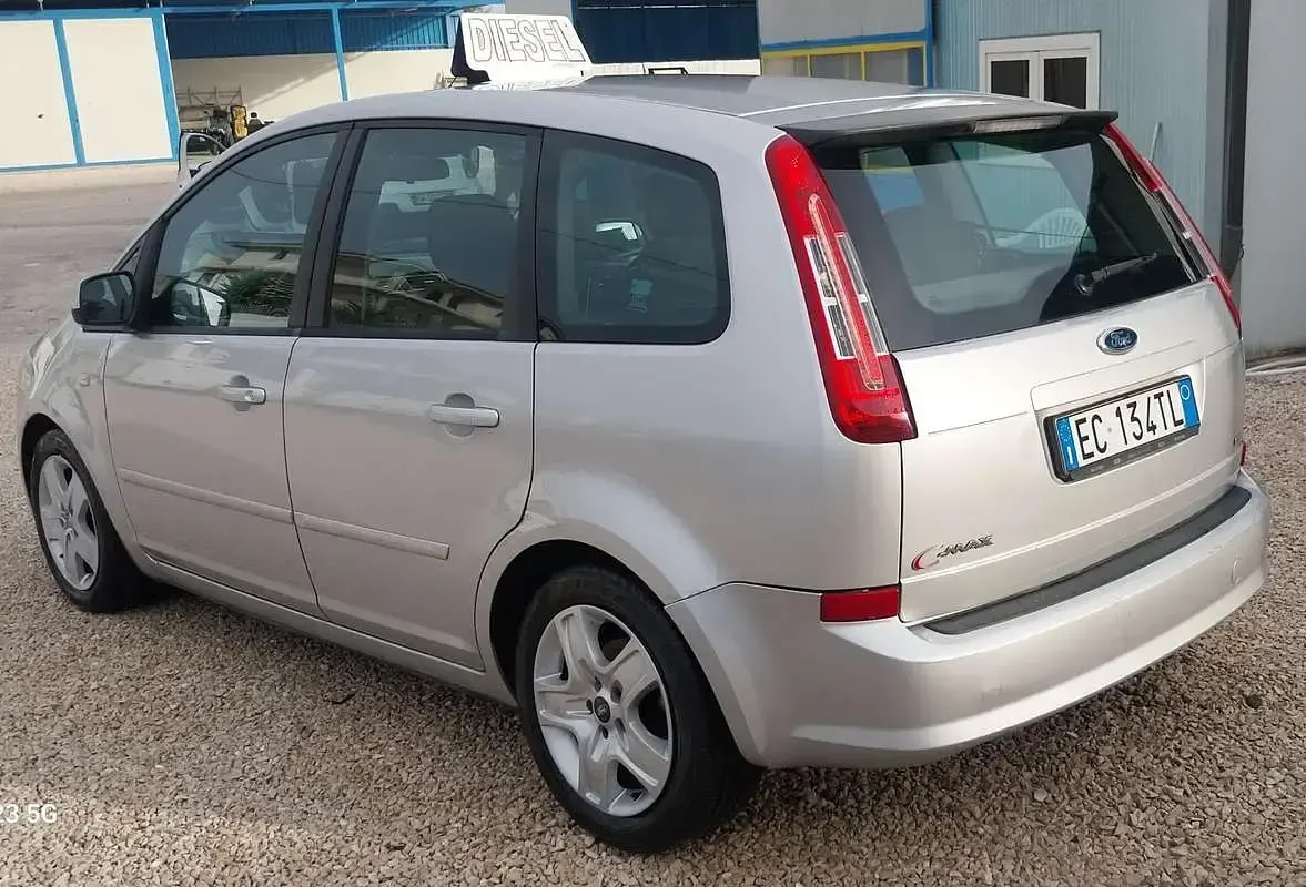 Usata Ford C-MAX Titanium 109 CV (80 kW) 2010 Monovolume