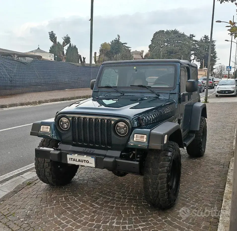 Usata Jeep Wrangler Sahara 177 CV (130 kW) 2005 Verde SUV