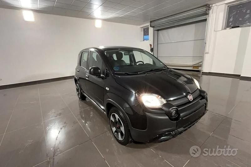 Usata Fiat Panda Cross Cross 69 CV (50 kW) 2023 Nero Utilitaria
