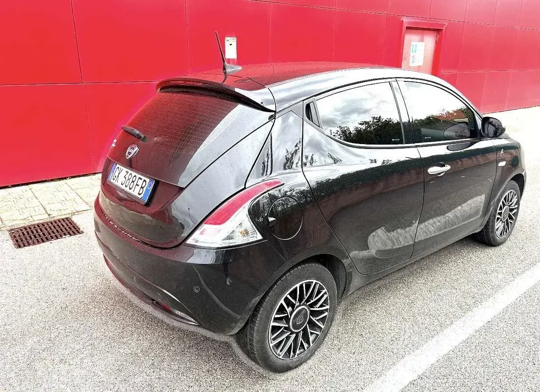 Usata Lancia Ypsilon 69 CV (50 kW) 2022 Utilitaria