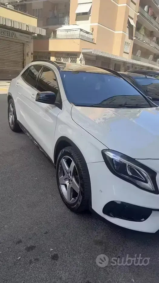 Usata Mercedes GLA200 136 CV (100 kW) 2020 Bianco SUV
