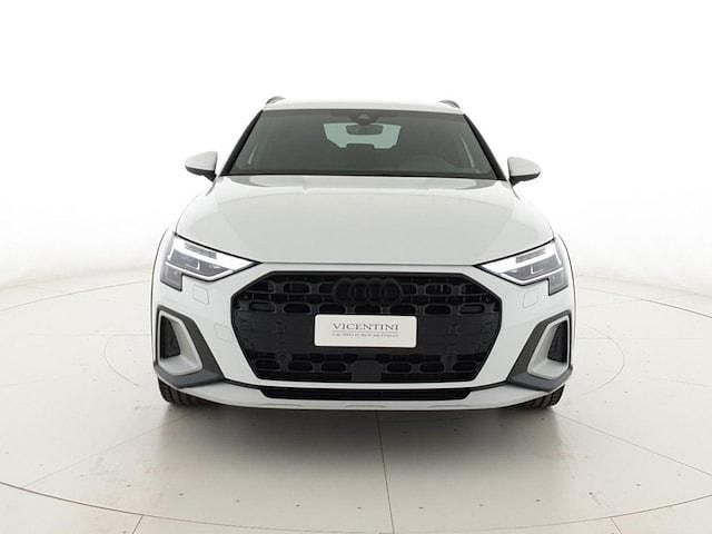 Usata Audi A3 Ambiente 150 CV (110 kW) 2025 Bianco ghiaccio metallizzato Berlina