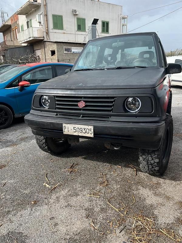 Second-hand Suzuki Vitara 75 CP (55 kW) 1989 Negru SUV