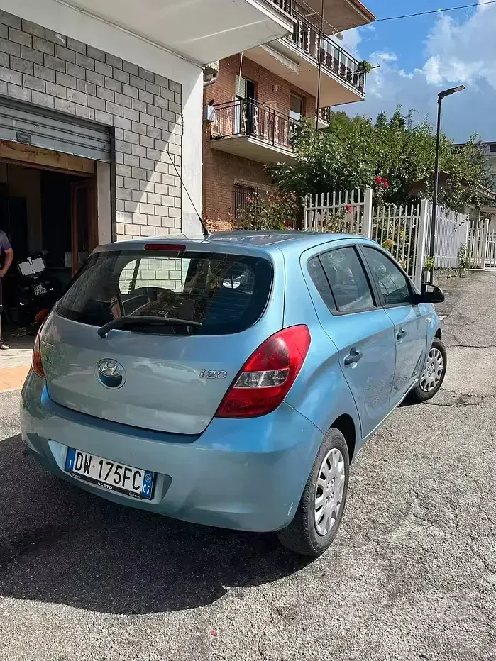 Usata Hyundai i20 78 CV (57 kW) 2009 Blu Utilitaria
