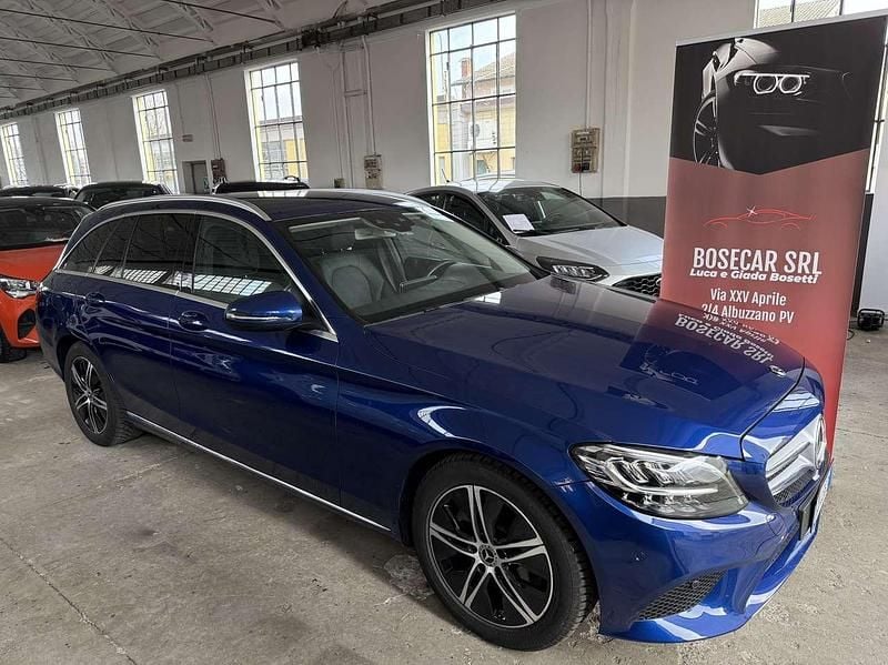 Usata Mercedes C180 183 CV (134 kW) 2019 Blu/azzurro Station wagon