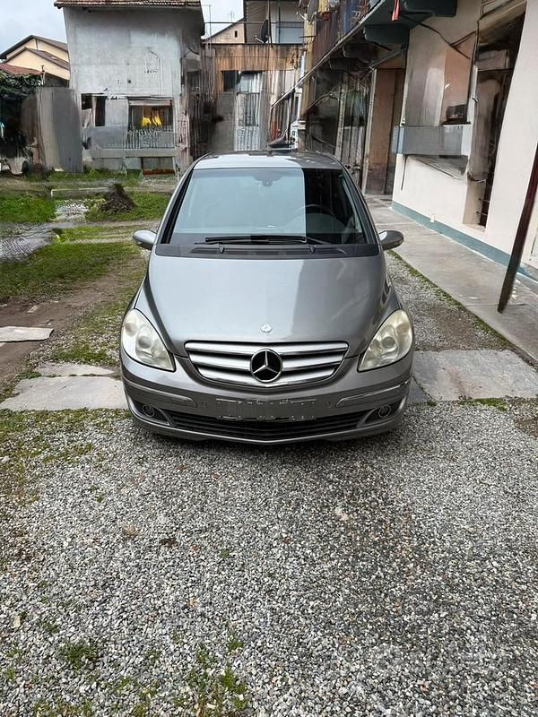 Usata Mercedes B150 2007 Grigio Monovolume