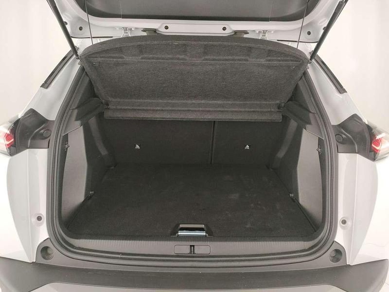 Usata Peugeot 2008 Allure 101 CV (74 kW) 2025 Verde SUV