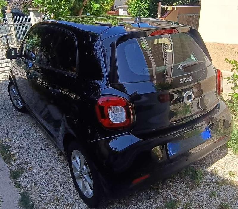 Usata Smart ForFour Prime 71 CV (52 kW) 2018 Nero Utilitaria