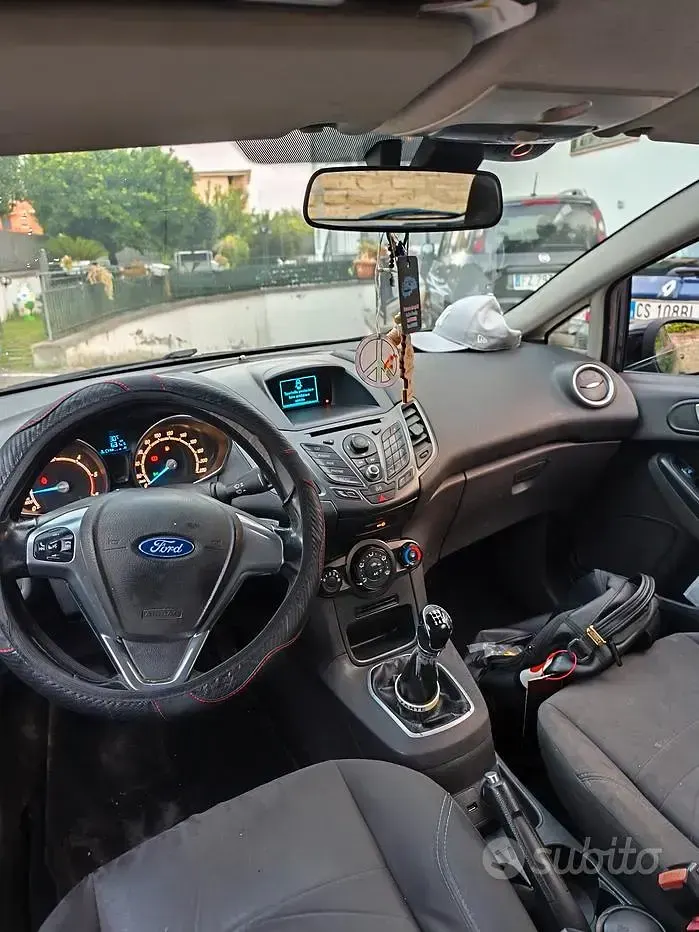 Usata Ford Fiesta Business Edition 75 CV (55 kW) 2014 Utilitaria