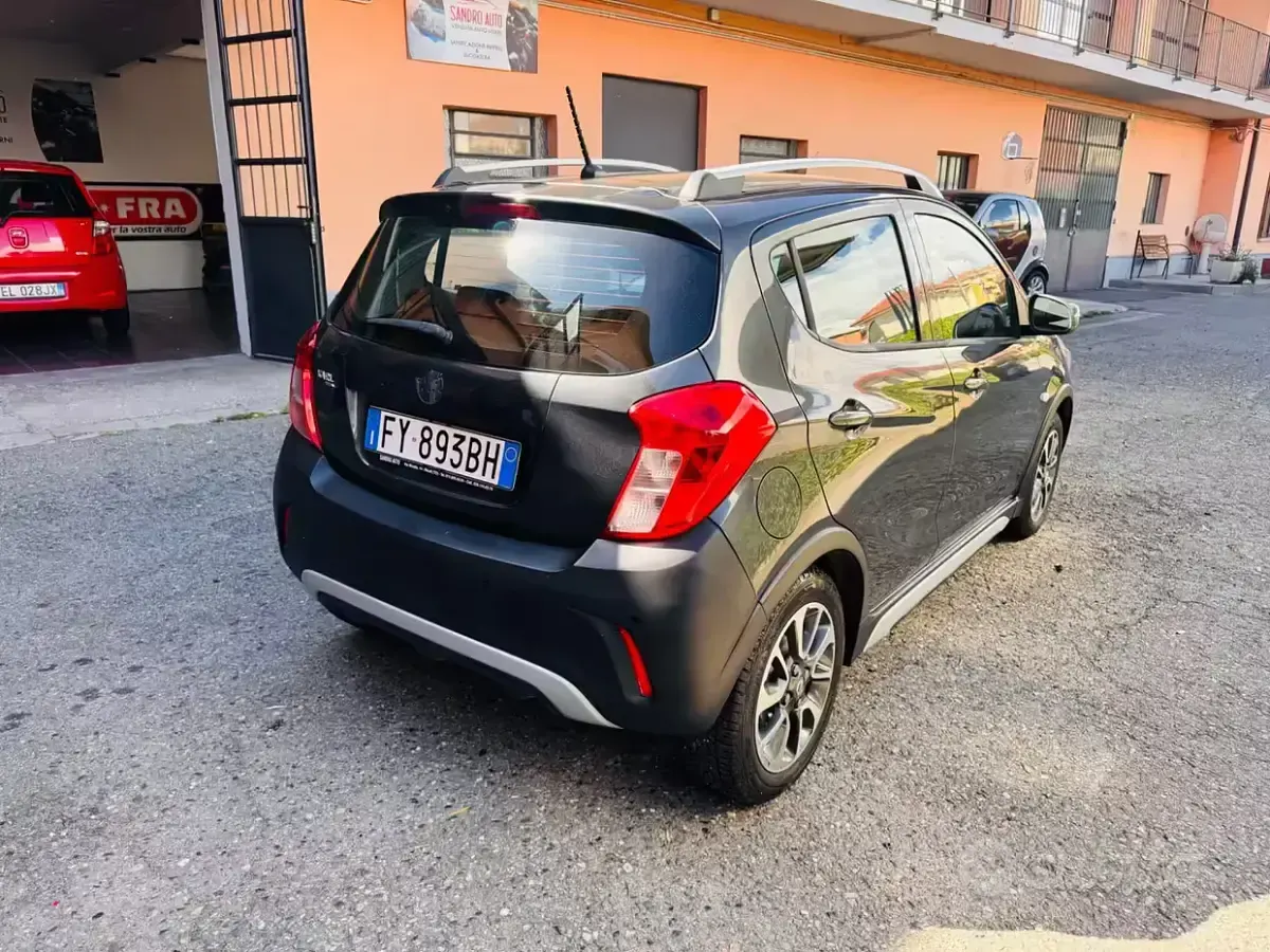 Usata Opel Karl Rocks 73 CV (53 kW) 2019 Grigio Utilitaria