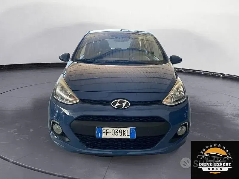 Usata Hyundai i10 Edition 67 CV (49 kW) 2016 Blu Utilitaria