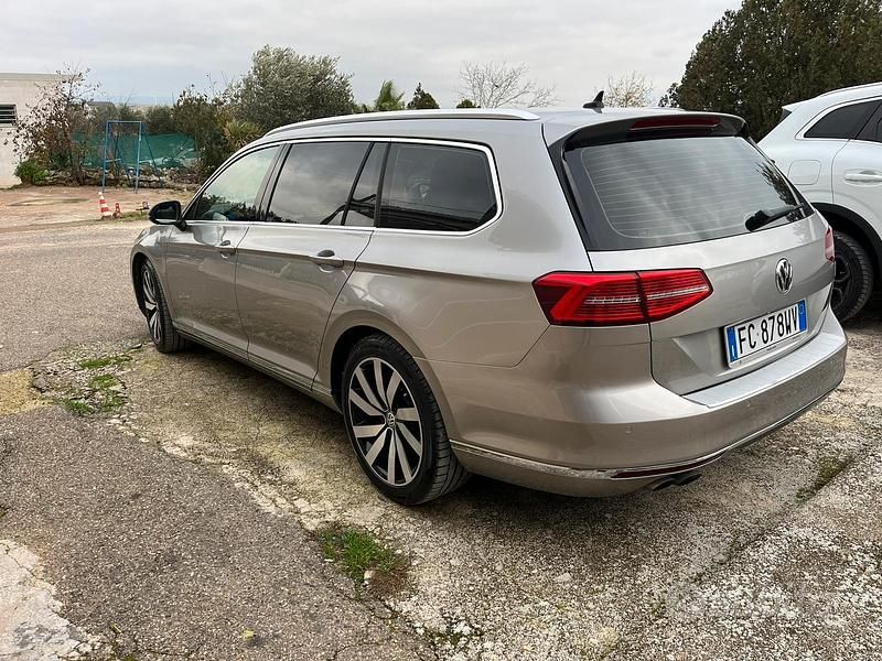 Usata VW Passat 190 CV (139 kW) 2016 Grigio Station wagon