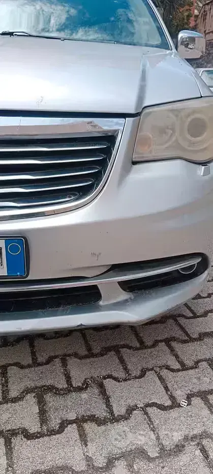 Usata Lancia Voyager 163 CV (119 kW) 2011 Grigio Monovolume