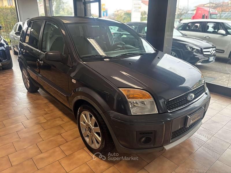 Usata Ford Fusion Titanium 80 CV (58 kW) 2009 Grigio Utilitaria