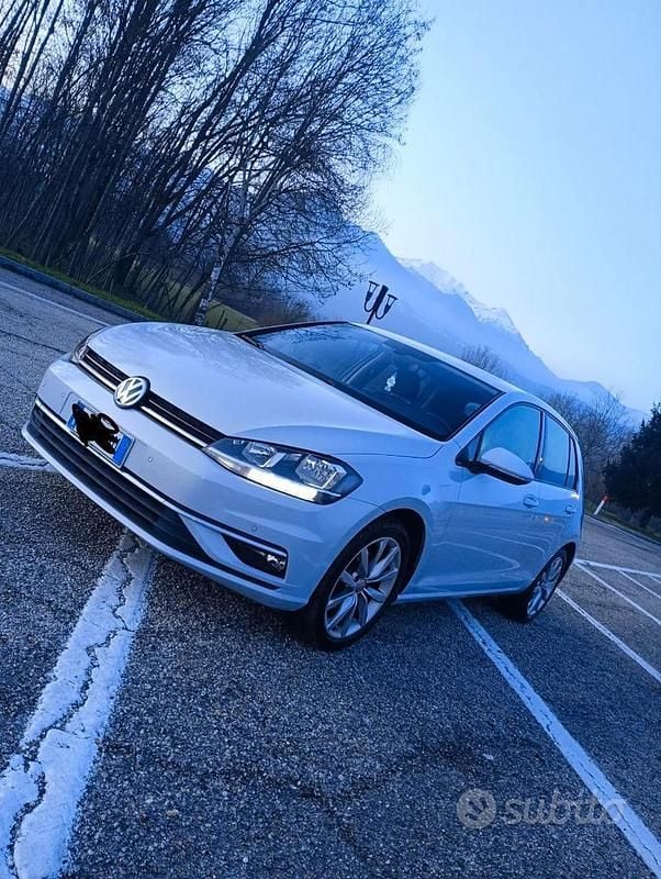 Usado VW Golf VII 2017 Blanco Berlina