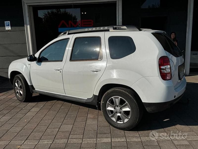 Usata Dacia Duster Lauréate 110 CV (80 kW) 2016 Bianco SUV