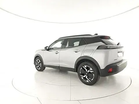 Usata Peugeot 2008 Allure 101 CV (74 kW) 2024 Argento SUV