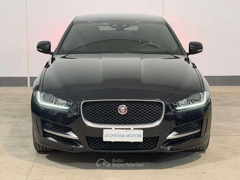 Usata Jaguar XE R-Sport 179 CV (131 kW) 2020 Nero Berlina