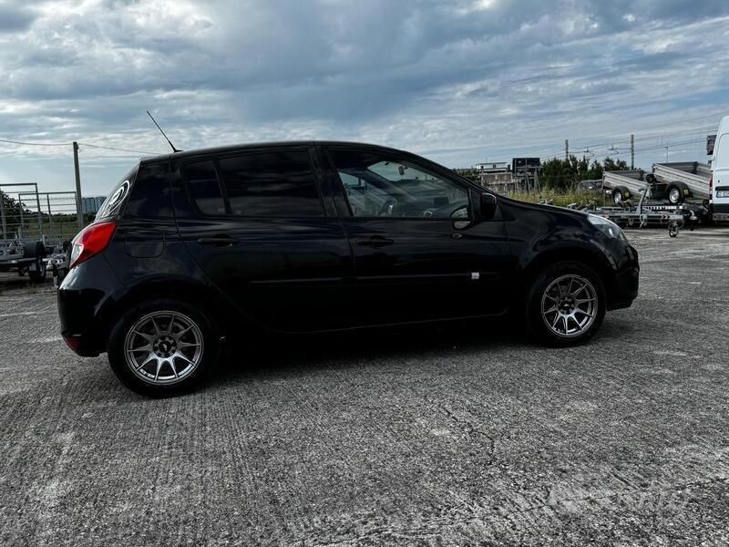 Usata Renault Clio IV Dynamique 75 CV (55 kW) 2012 Nero Berlina