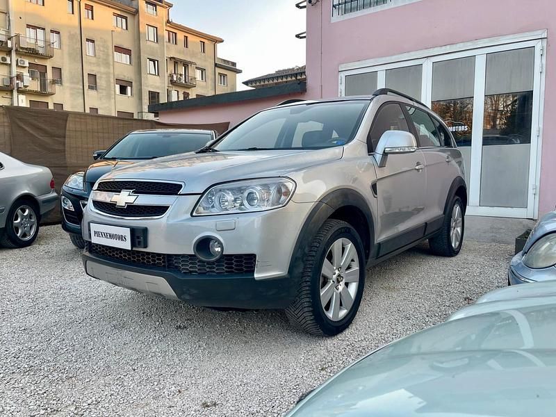 Usata Chevrolet Captiva 150 CV (110 kW) 2008 Argento SUV