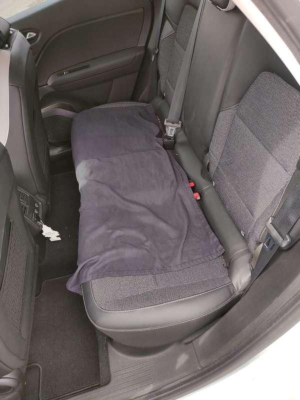 Second-hand Renault Captur Intens 101 CP (74 kW) 2021 Alb SUV