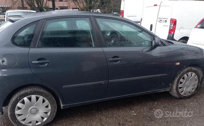 Usata Seat Ibiza 80 CV (58 kW) 2008 Grigio Berlina