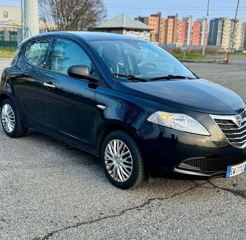 Usata Lancia Ypsilon Platinum 69 CV (50 kW) 2014 Utilitaria