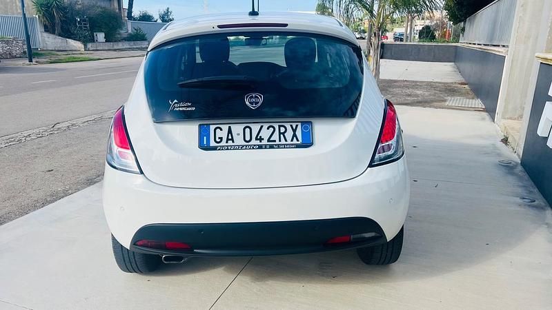 Usata Lancia Ypsilon S 69 CV (50 kW) 2020 Bianco Utilitaria