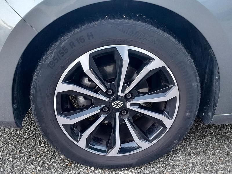 Usata Renault Clio V Techno 90 CV (66 kW) 2024 Grigio Berlina