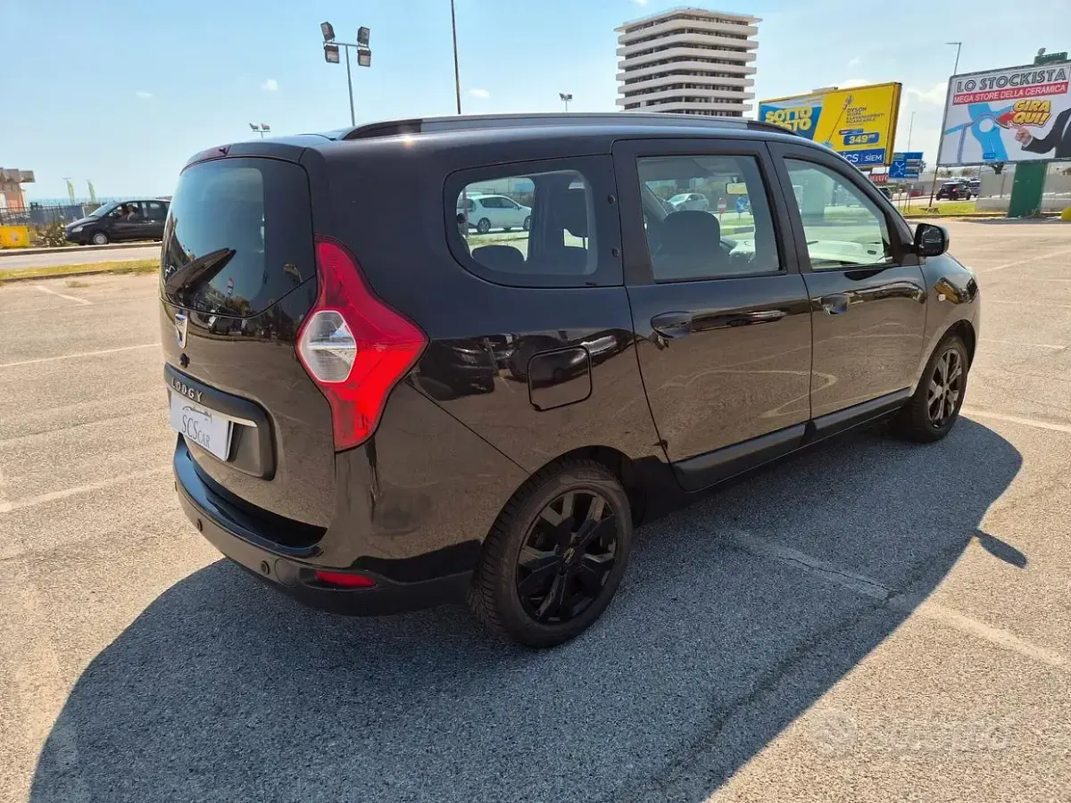 Usata Dacia Lodgy Essentiel 95 CV (69 kW) 2021 Grigio Monovolume