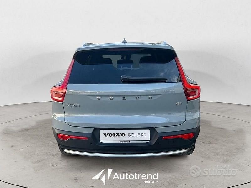 Usata Volvo XC40 Core 163 CV (119 kW) 2025 Grigio SUV