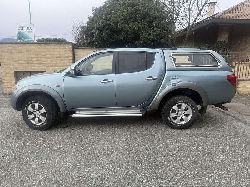 Usata Mitsubishi L200 Intense 136 CV (100 kW) 2008 Blu/azzurro Pick-up