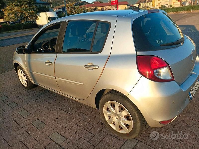 Usata Renault Clio II 2009 Grigio Utilitaria