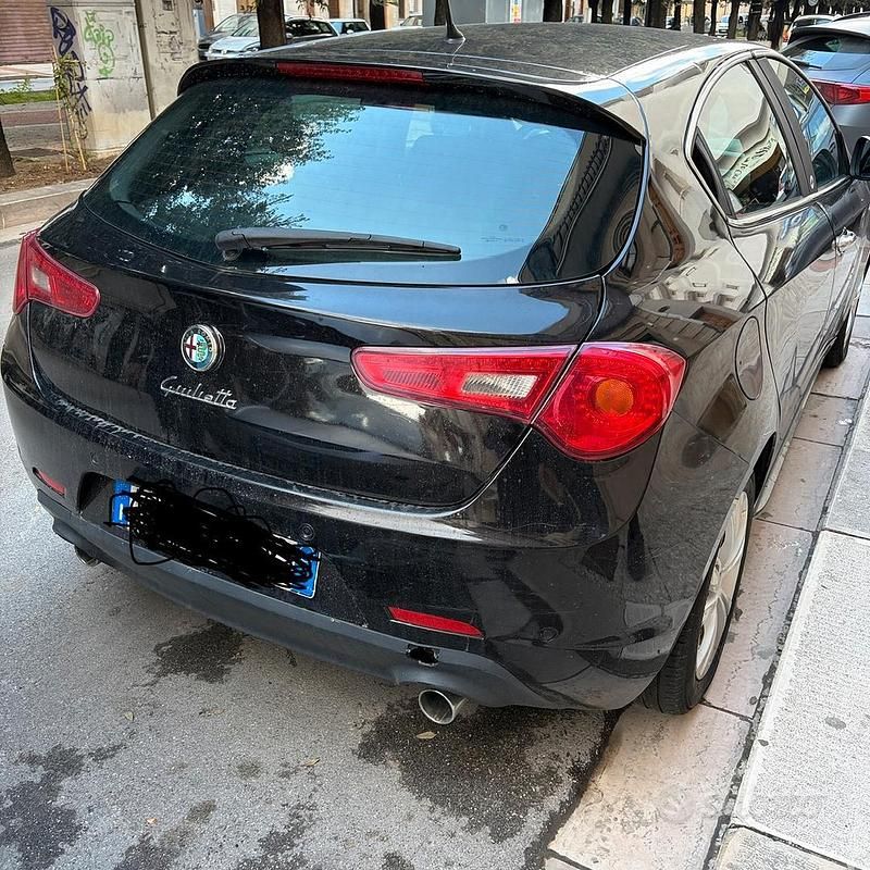 Usata Alfa Romeo Giulietta 170 CV (125 kW) 2012 Nero Utilitaria