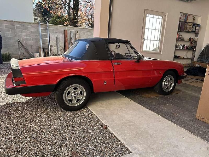 Usata Alfa Romeo Spider 128 CV (94 kW) 1985 Cabrio
