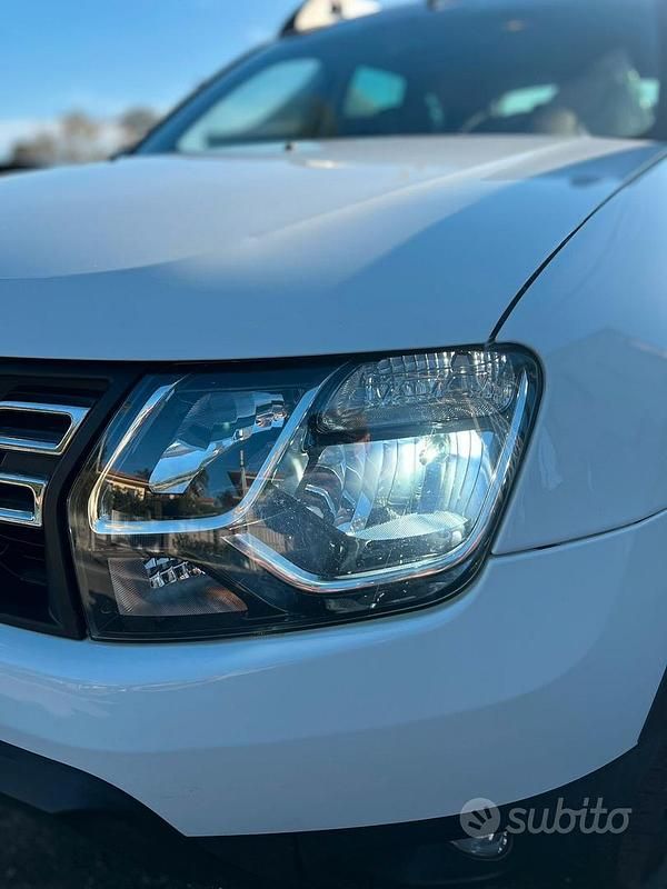 Usata Dacia Duster Lauréate 110 CV (80 kW) 2015 Bianco Station wagon