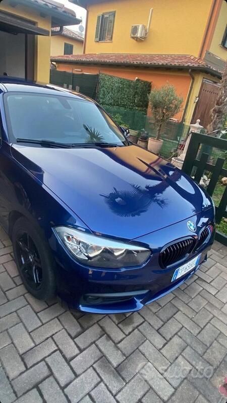 Usata BMW 118 150 CV (110 kW) 2018 Blu Utilitaria