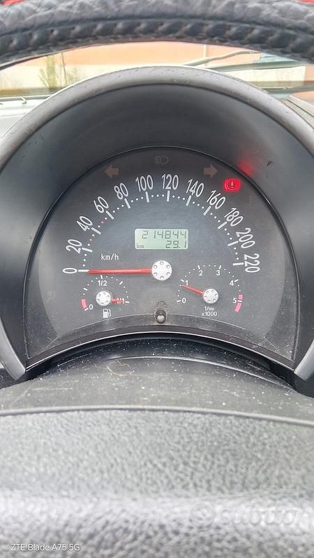 Usata VW New Beetle 101 CV (74 kW) 2004 Grigio Utilitaria