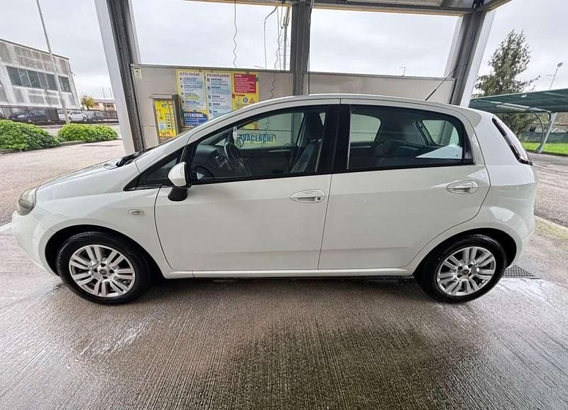 Usata Fiat Punto Pop 84 CV (61 kW) 2012 Bianco Berlina