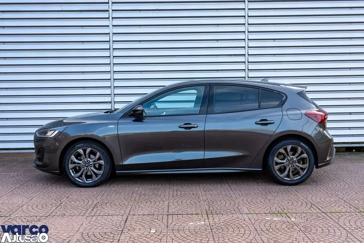 Usata Ford Focus ST-Line 125 CV (91 kW) 2022 Grigio magnetic Monovolume