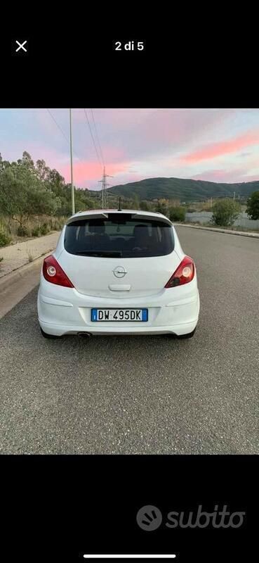 Usata Opel Corsa 90 CV (66 kW) 2008 Bianco Utilitaria
