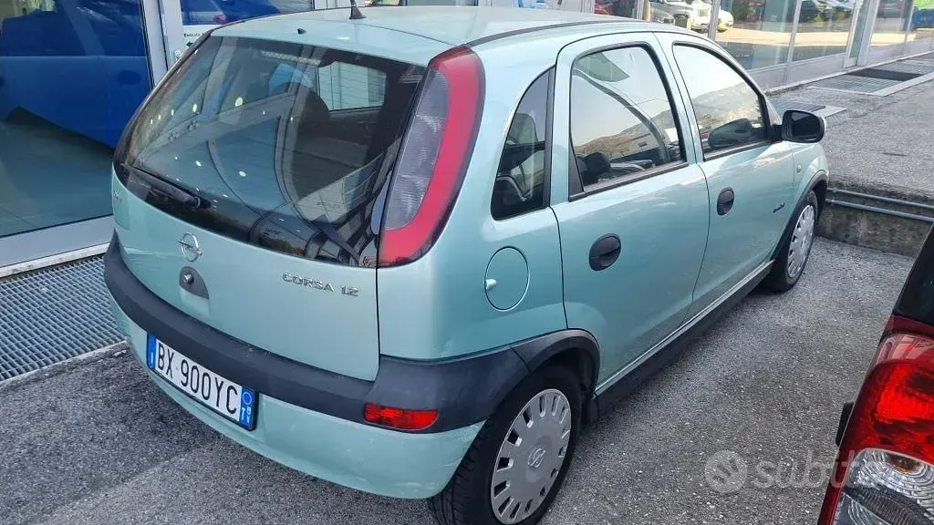 Usata Opel Corsa Club 75 CV (55 kW) 2002 Verde Utilitaria