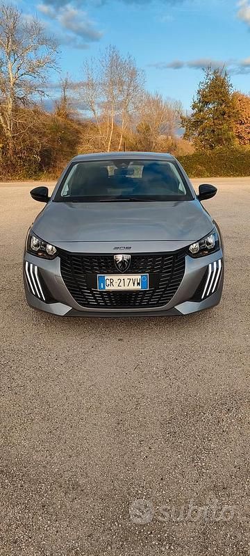 Usata Peugeot 208 2024 Grigio Utilitaria