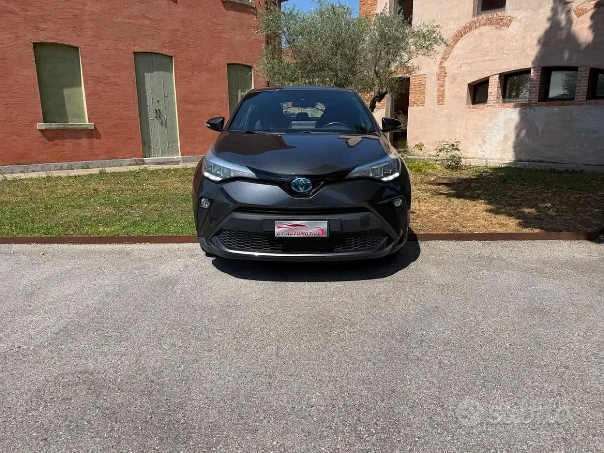 Usata Toyota C-HR Business Edition 98 CV (72 kW) 2020 Grigio SUV