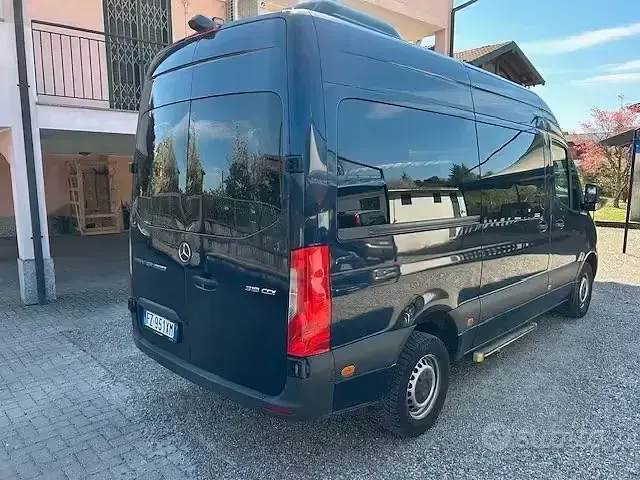 Usata Mercedes Sprinter 190 CV (139 kW) 2020 Blu Furgone