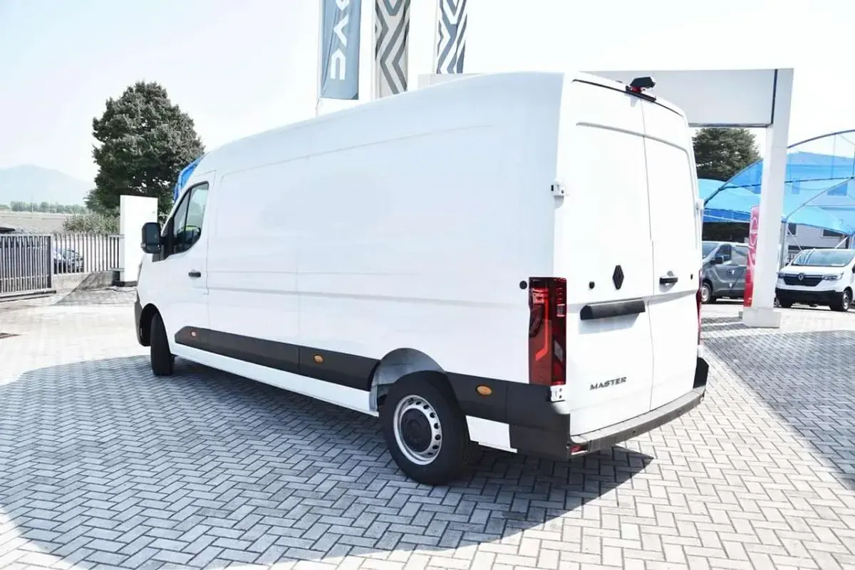 Nuova Renault Master 131 CV (96 kW) 2026 Blanc mineral Monovolume
