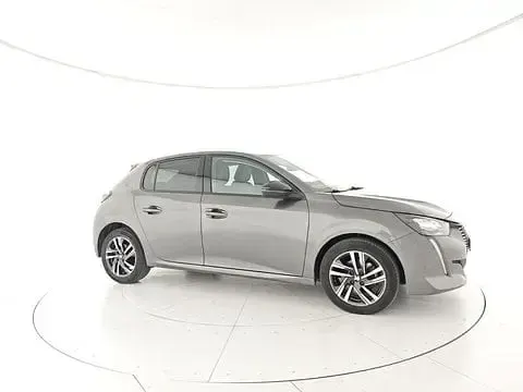 Gebraucht Peugeot 208 Allure 101 PS (74 kW) 2023 Kleinwagen