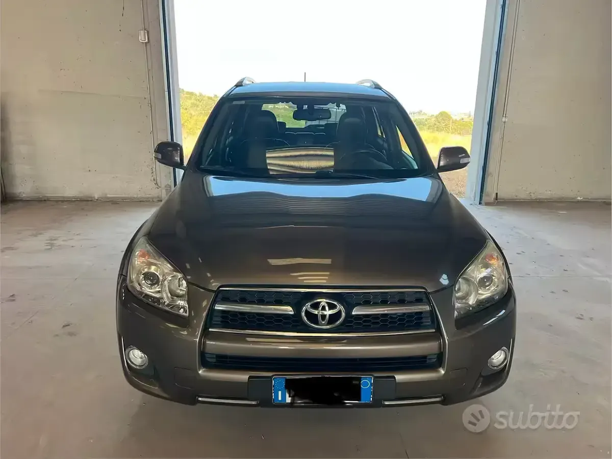 Usata Toyota RAV4 150 CV (110 kW) 2009 Marrone SUV